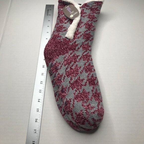 Secret Treasures Women's No Slip Slipper Sock Red/Gray Size 4-10 New - Picture 5 of 5